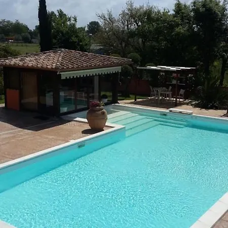 Le Rose לינה וארוחת בוקר