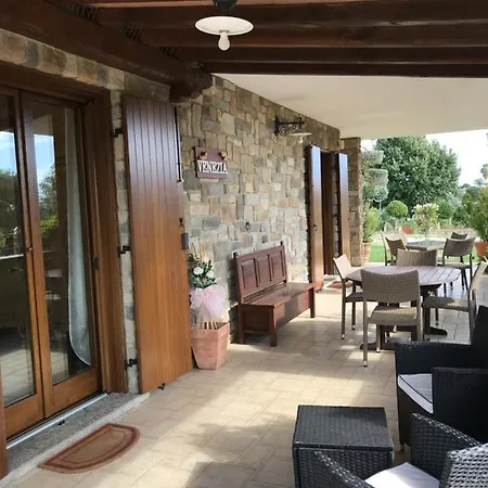 Le Rose Bed & Breakfast